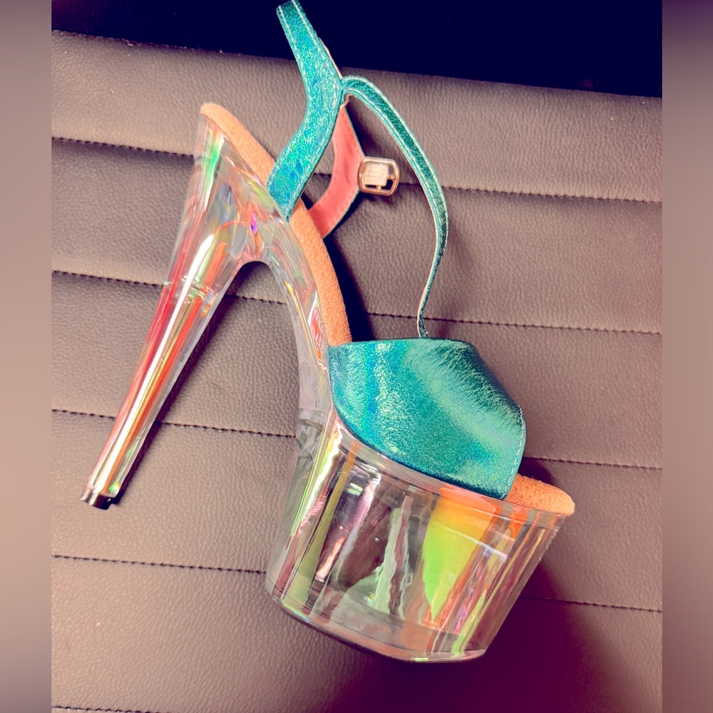 BNWT Clear platform blue heels